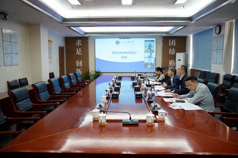 并围绕破“五唯”堵点难点和落实师德师